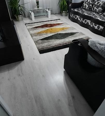 Apartament La Denis Bîrlad Екстериор снимка