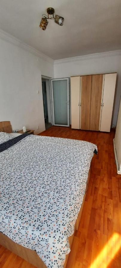 Apartament La Denis Bîrlad Екстериор снимка