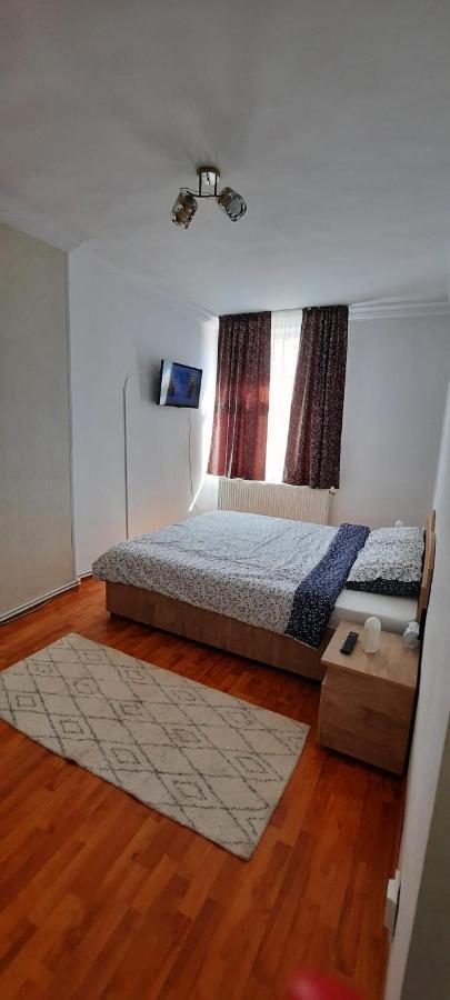 Apartament La Denis Bîrlad Екстериор снимка