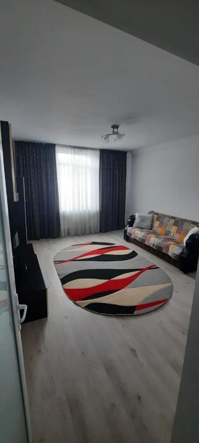 Apartament La Denis Bîrlad Екстериор снимка