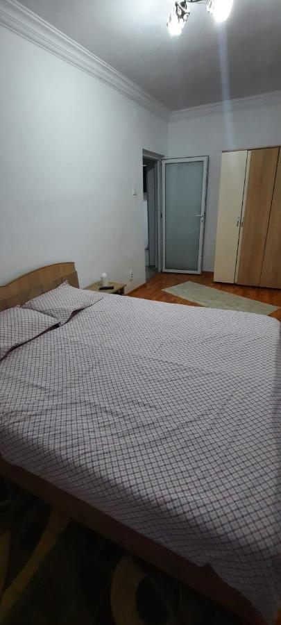 Apartament La Denis Bîrlad Екстериор снимка